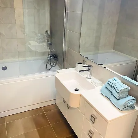 Studio Luxury Ghencea - Drumul Taberei 아파트 *